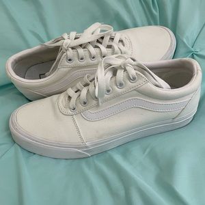 Vans White Skate Shoes/sneakers Size 9women